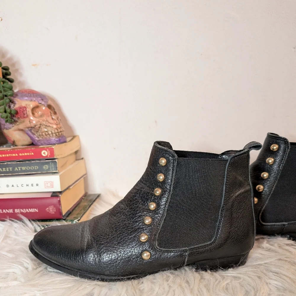 Renvy black leather